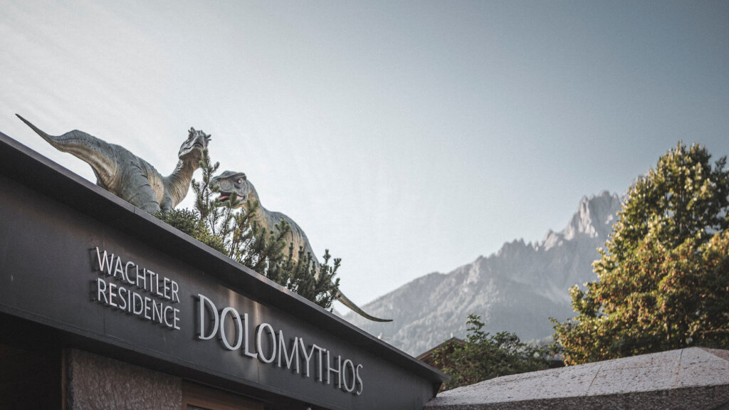 DoloMythos Museum mit Dinosaurier