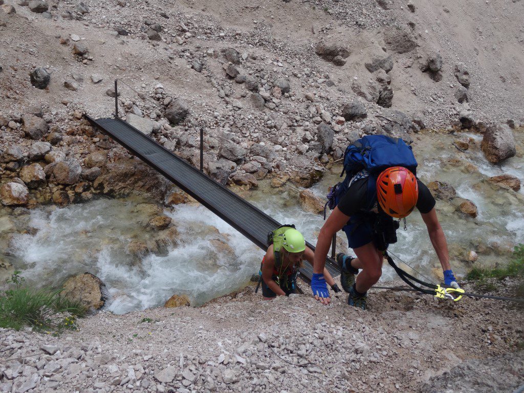 Metallbrücke über den Fanesbach an der Via Ferrata Delaiti