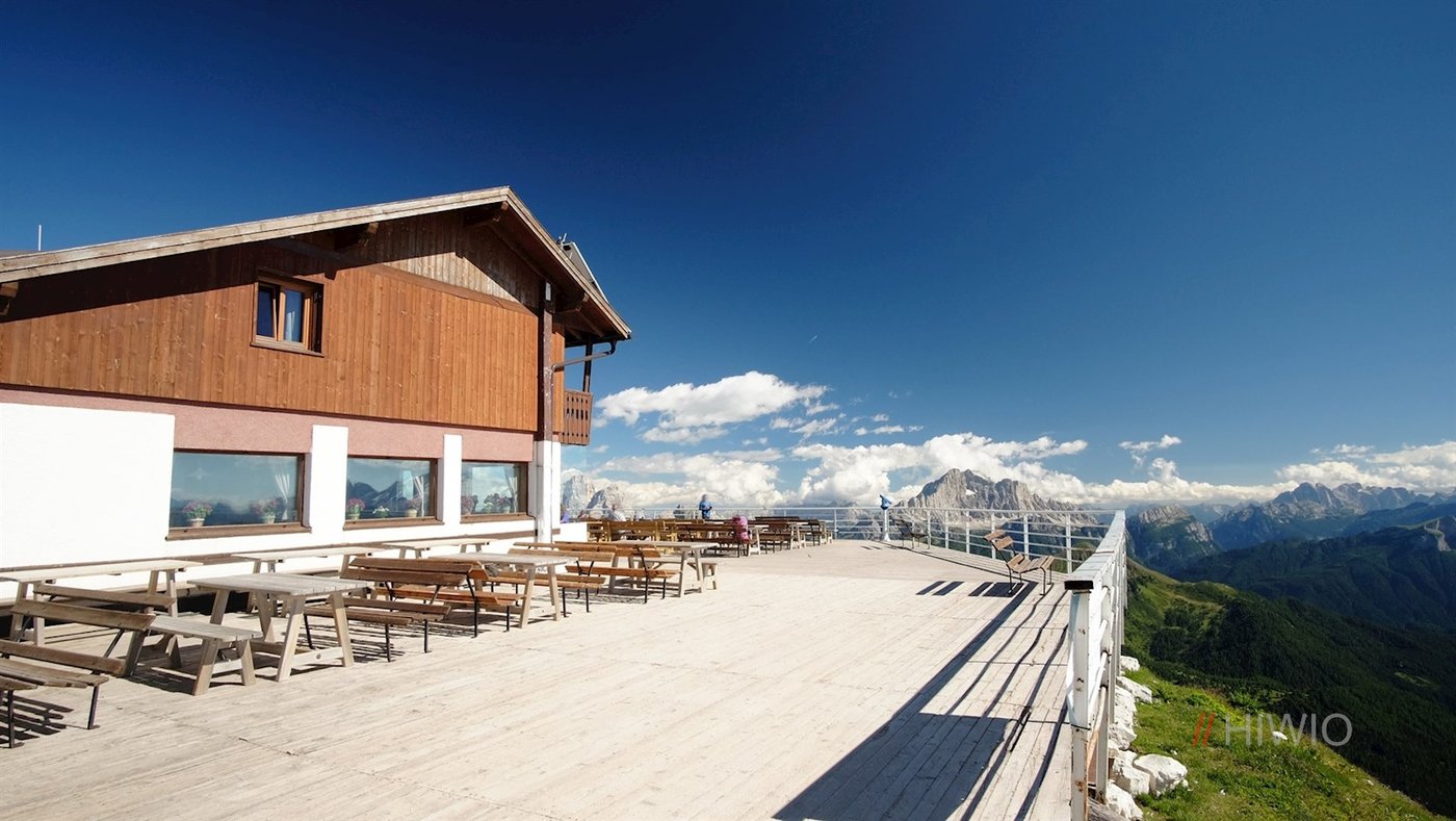 Panoramaterrasse der Lagazuoi Hütte