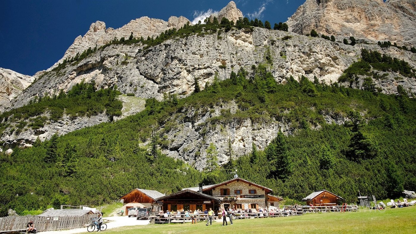 Scotonihütte auf 2.040 m