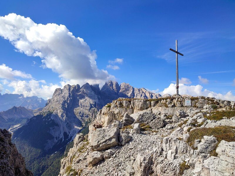 Gipfelkreuz auf der italienischen Seite des Monte Piana