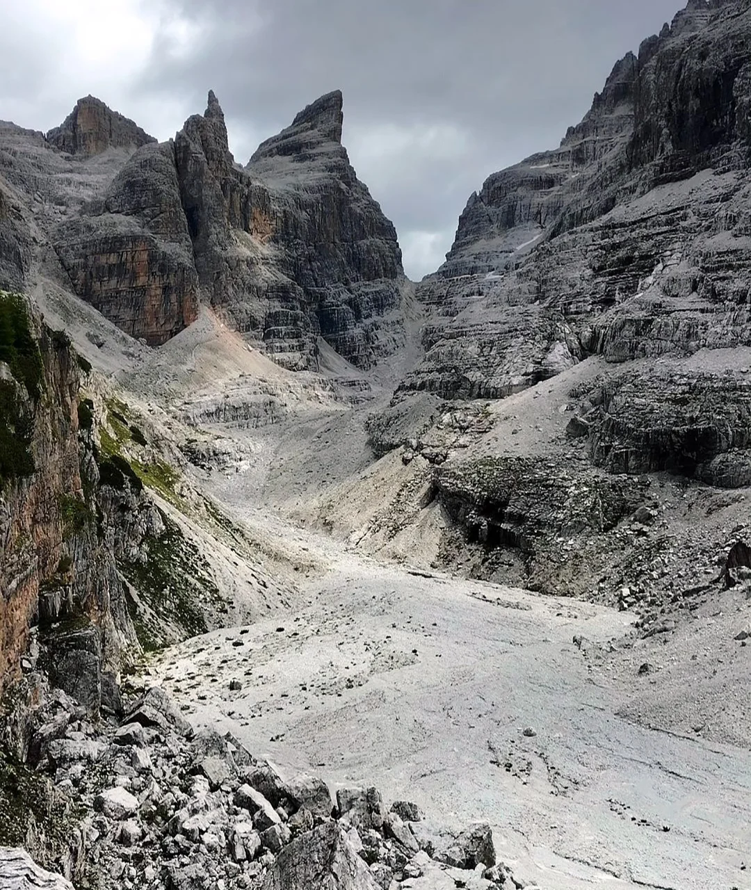 An der Scala del Menighel an der Tofana di Rozes